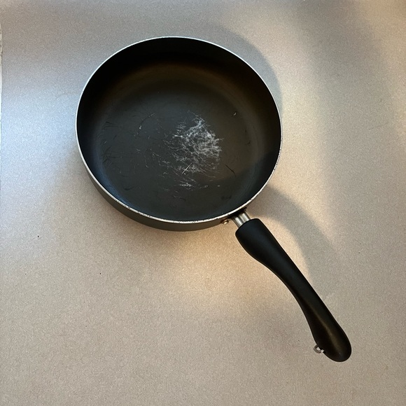 Set of 2 Nonstick Pans - Picture 5 of 8